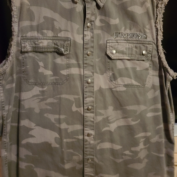 Men Camouflage Tank Large - Picture 5 of 8